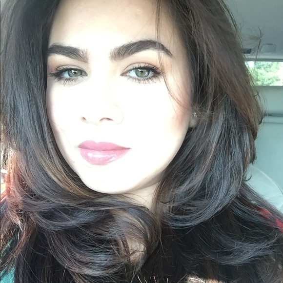 Meet your Posher, Kalena - Picture 1 of 1